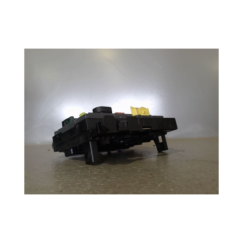 BOITE A FUSIBLES PEUGEOT 3008 BREAK I Phase 1 2009-2013