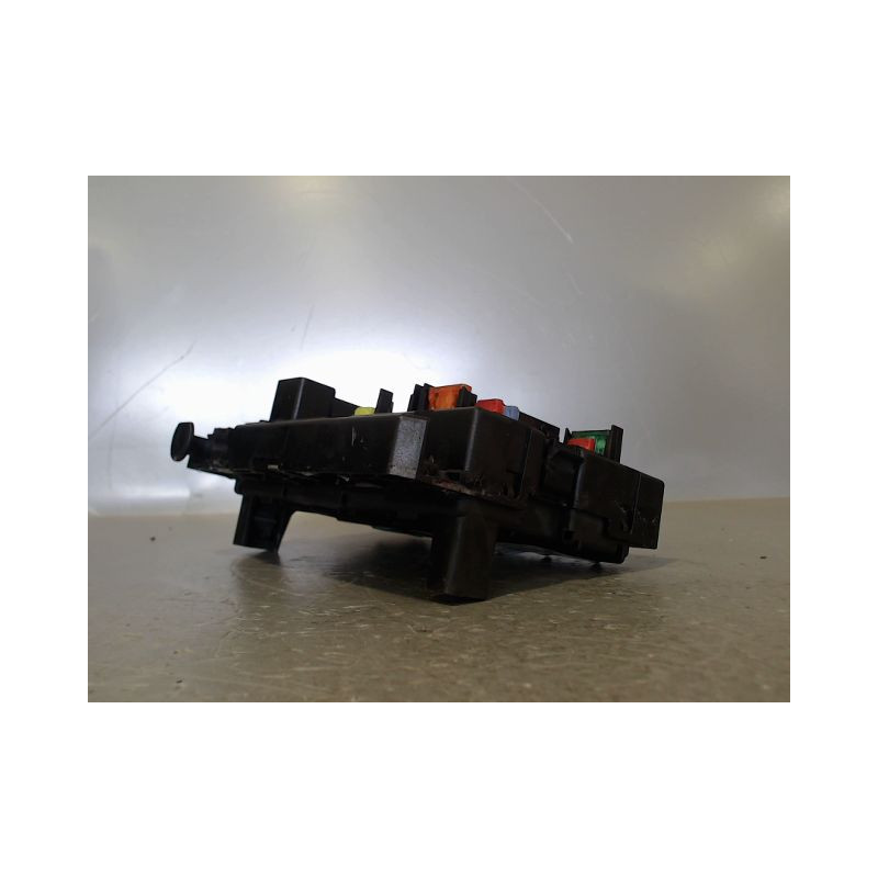 BOITE A FUSIBLES PEUGEOT 206 1998-2009