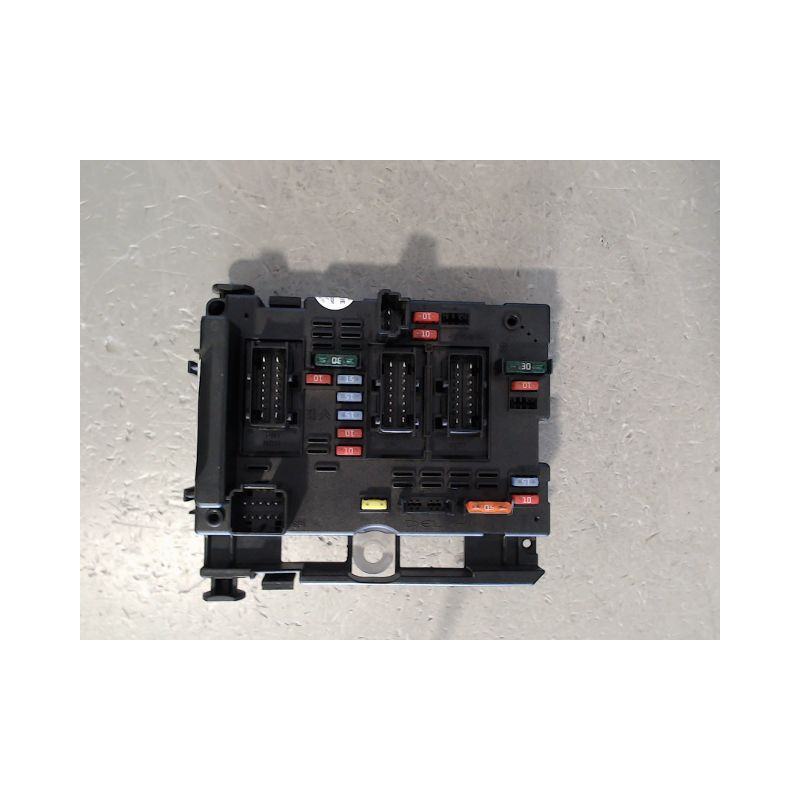 BOITE A FUSIBLES PEUGEOT 206 1998-2009