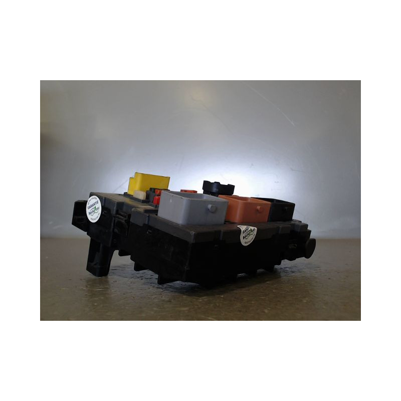 BOITE A FUSIBLES PEUGEOT 407 SW Phase 2 2008-2011