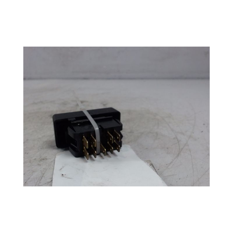 BOUTON DE WARNING RENAULT 19 92-95