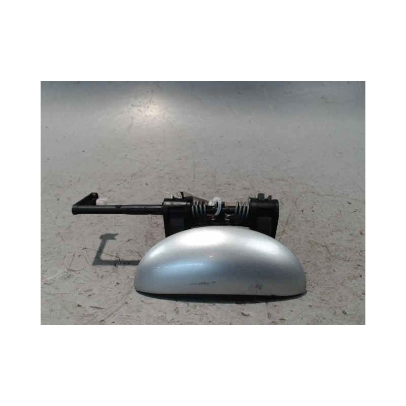 POIGNEE EXTERIEURE PORTE AVANT DROIT PEUGEOT 206 5P
