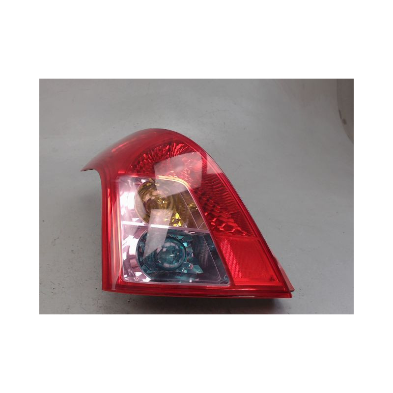 FEU ARRIERE GAUCHE  5061 VZ 86 SWIFT