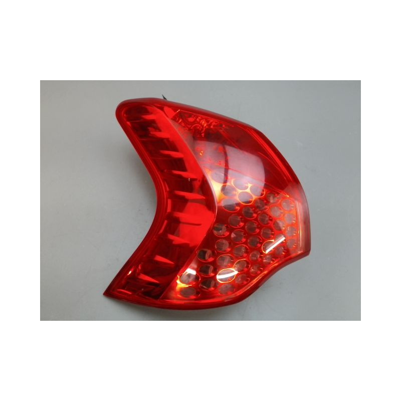 FEU ARRIERE GAUCHE  PEUGEOT 3008