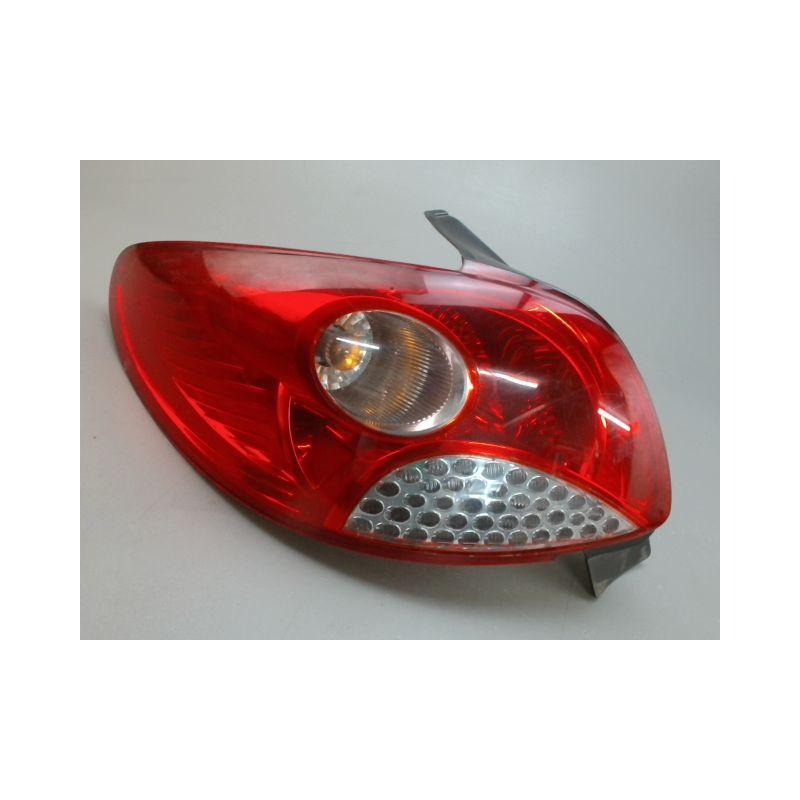 FEU ARRIERE GAUCHE  PEUGEOT 206