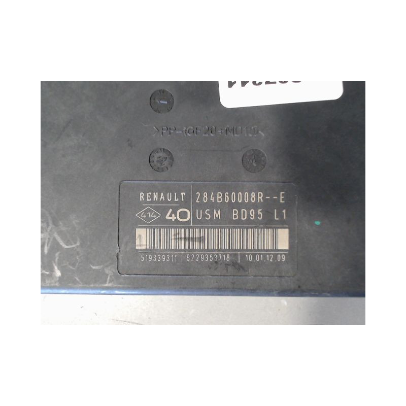 BOITE A FUSIBLES RENAULT MEGANE