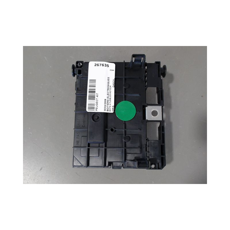 BOITE A FUSIBLES PEUGEOT 407