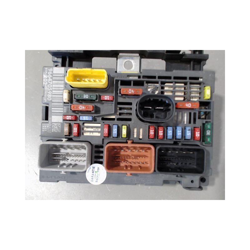 BOITE A FUSIBLES PEUGEOT 407