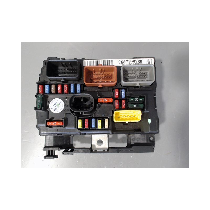 BOITE A FUSIBLES PEUGEOT 207 2011-