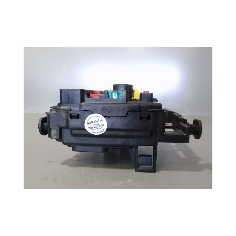 BOITE A FUSIBLES PEUGEOT 207 2011-