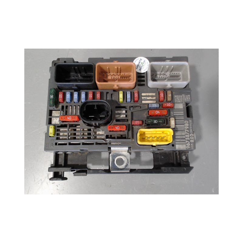 BOITE A FUSIBLES PEUGEOT 3008 2009-