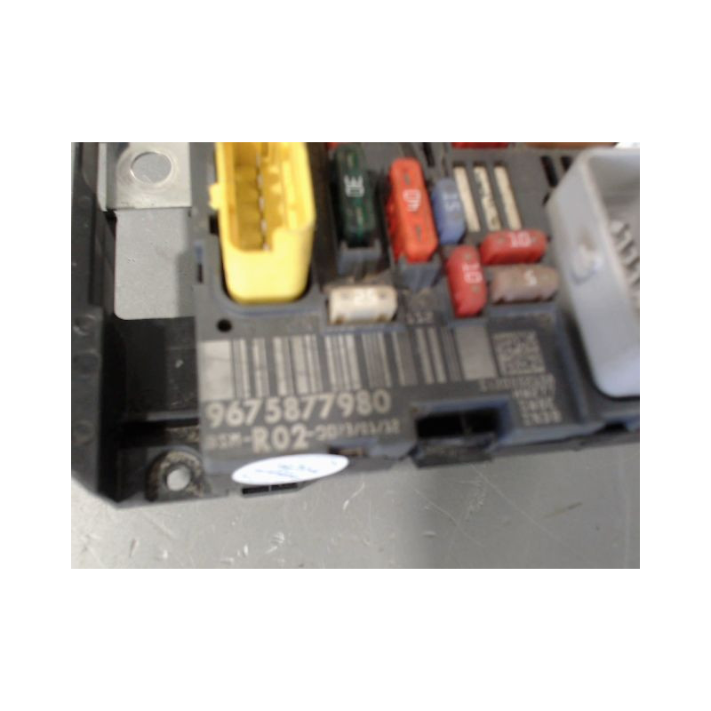 BOITE A FUSIBLES PEUGEOT 3008 2009-