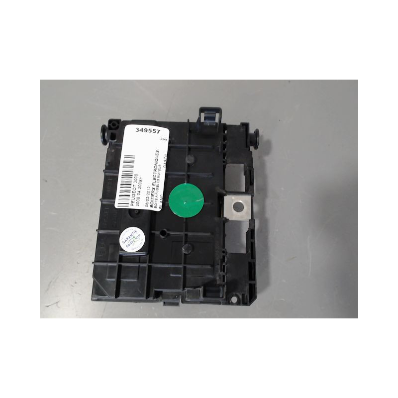 BOITE A FUSIBLES PEUGEOT 3008 2009-