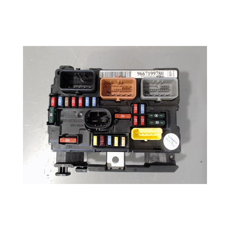 BOITE A FUSIBLES PEUGEOT 207 2011-