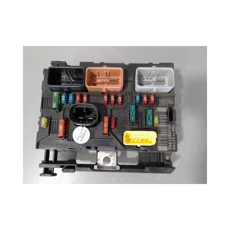 BOITE A FUSIBLES PEUGEOT 207 3P