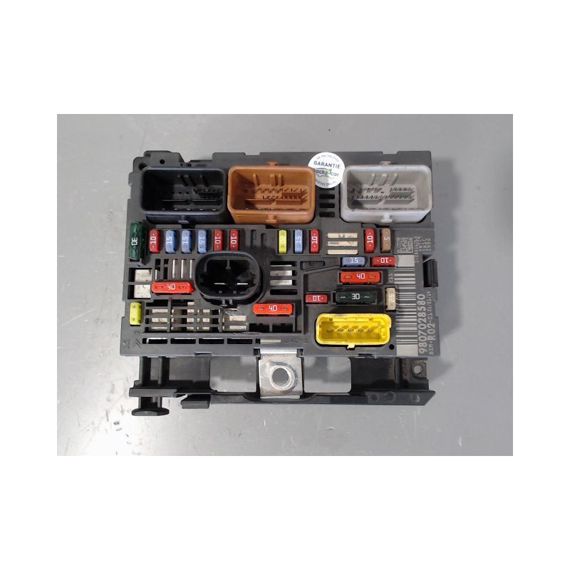 BOITE A FUSIBLES PEUGEOT 3008 2009-