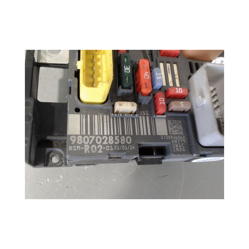 BOITE A FUSIBLES PEUGEOT 3008 2009-