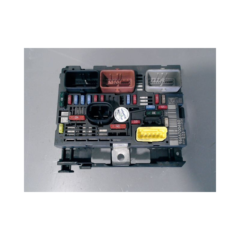 BOITE A FUSIBLES CITROEN C4 2008-
