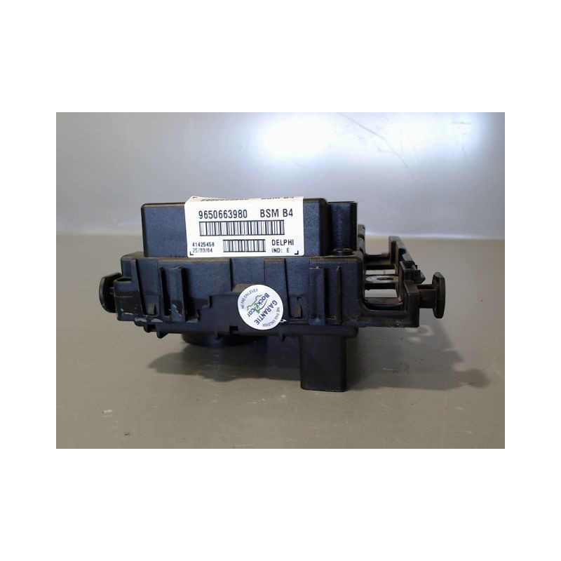 BOITE A FUSIBLES PEUGEOT 206 3P