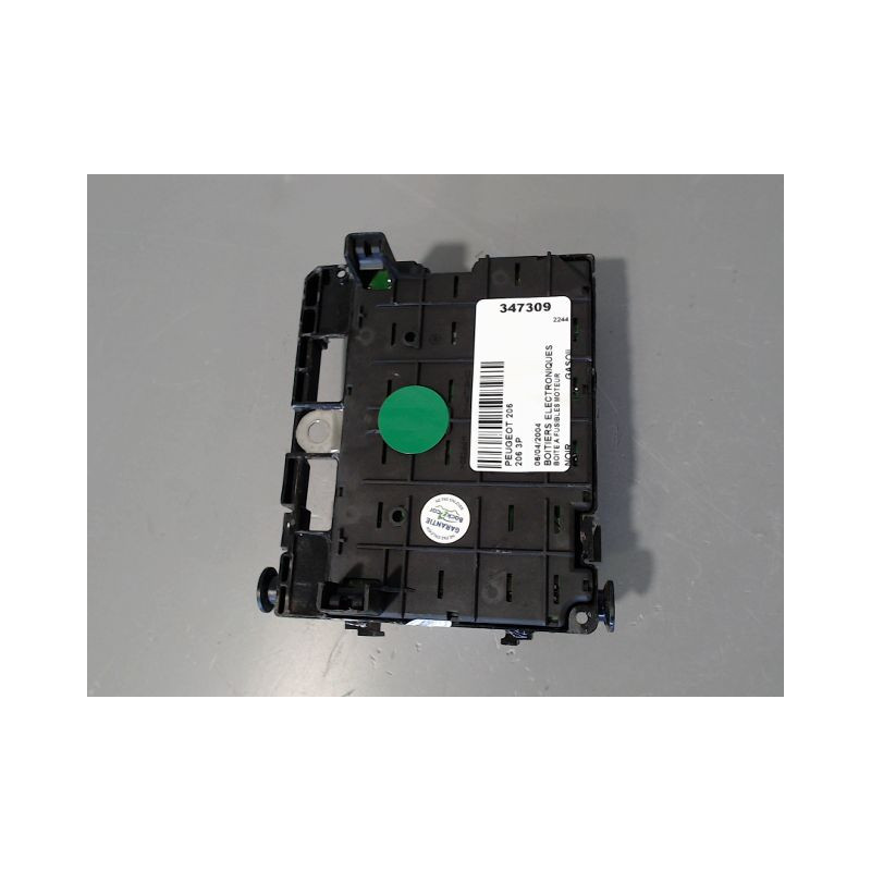 BOITE A FUSIBLES PEUGEOT 206 3P