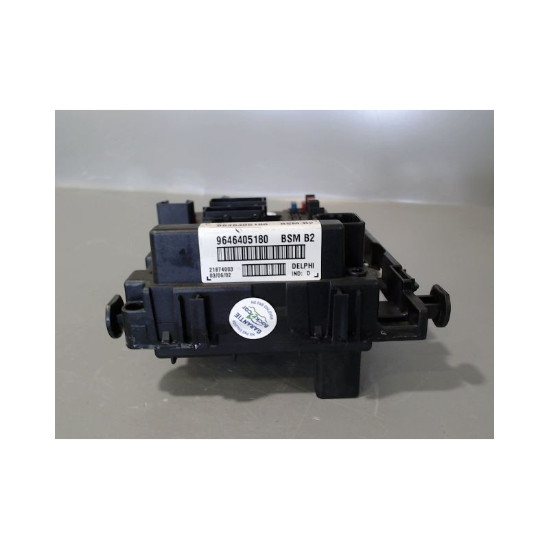 BOITE A FUSIBLES PEUGEOT 206 5P