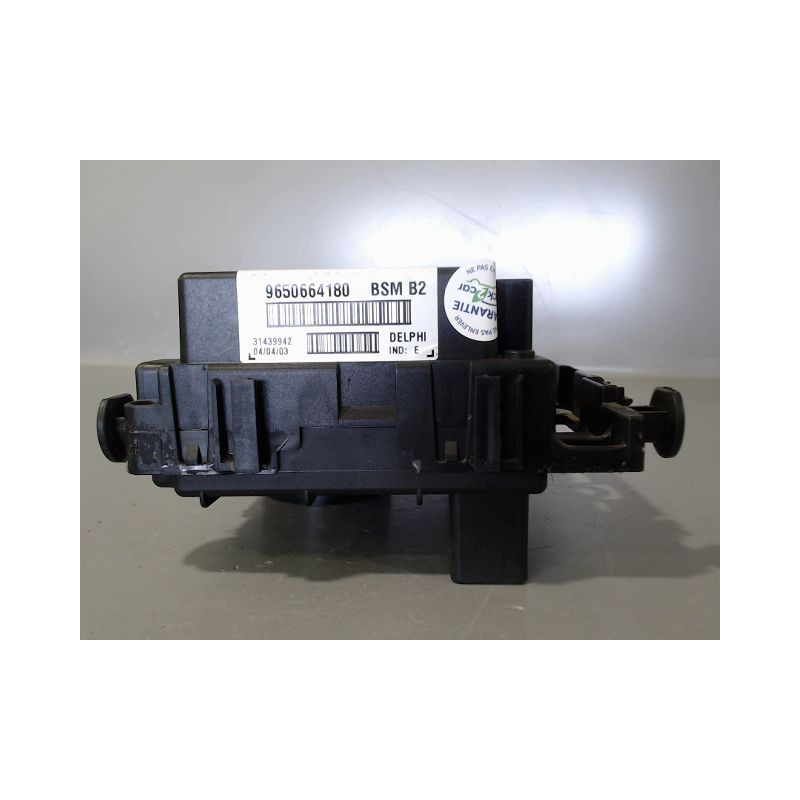 BOITE A FUSIBLES PEUGEOT 307 SW 02-05