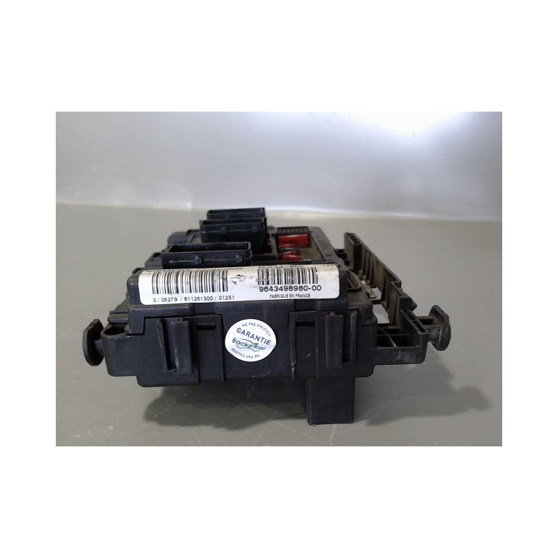 BOITE A FUSIBLES PEUGEOT 206 3P