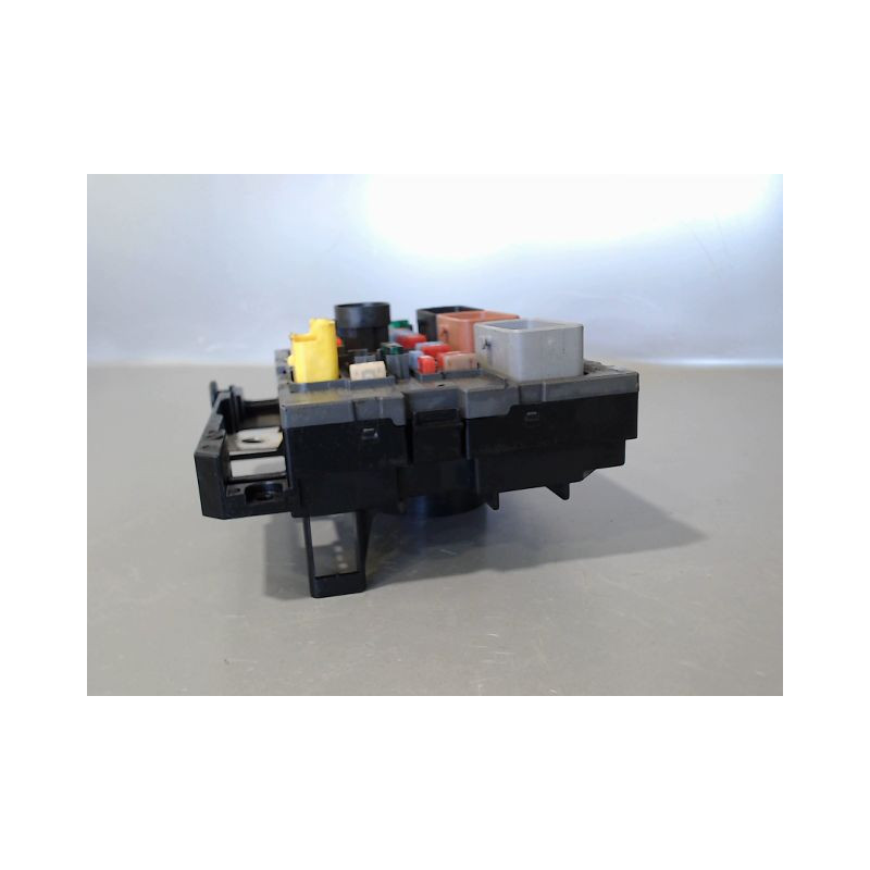 BOITE A FUSIBLES PEUGEOT PARTNER TEPEE 2008-
