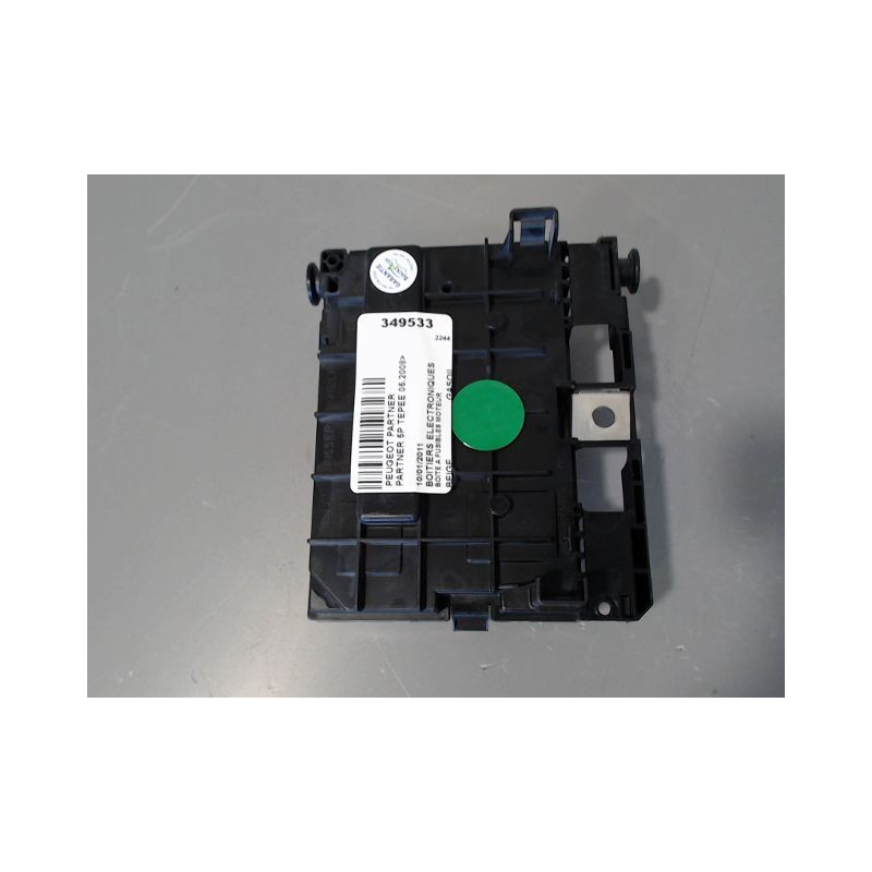 BOITE A FUSIBLES PEUGEOT PARTNER TEPEE 2008-