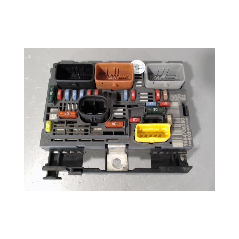 BOITE A FUSIBLES PEUGEOT PARTNER TEPEE 2008-