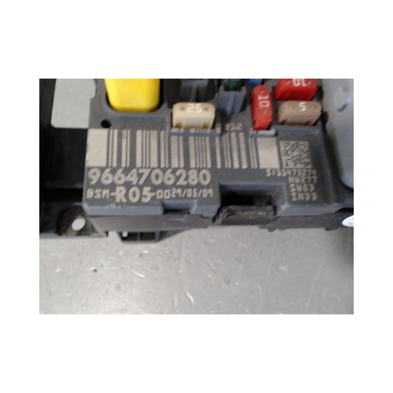 BOITE A FUSIBLES PEUGEOT PARTNER TEPEE 2008-