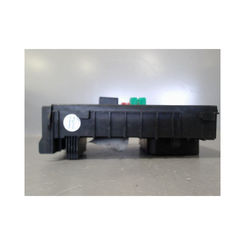 BOITE A FUSIBLES VOLKSWAGEN TOURAN