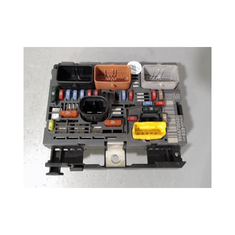 BOITE A FUSIBLES PEUGEOT 308 2007-