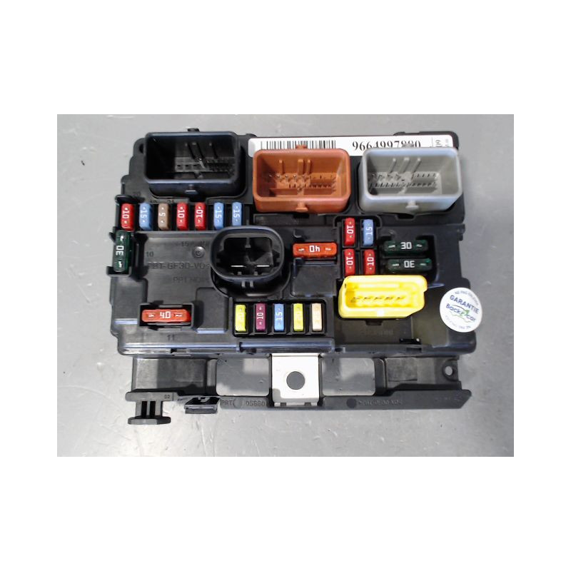 BOITE A FUSIBLES PEUGEOT 207 5P