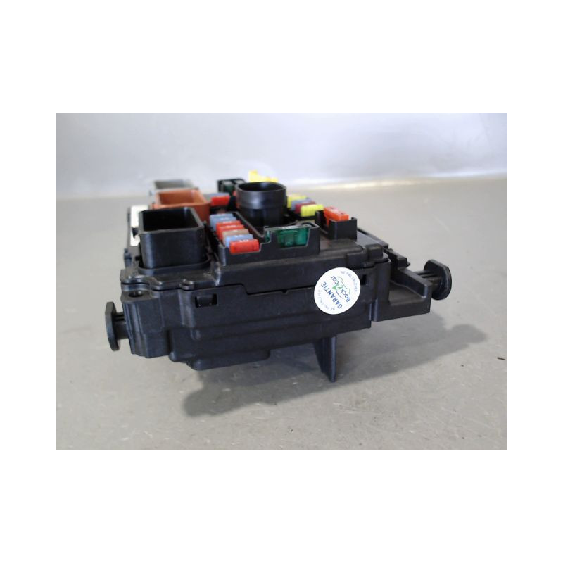 BOITE A FUSIBLES PEUGEOT 207 5P