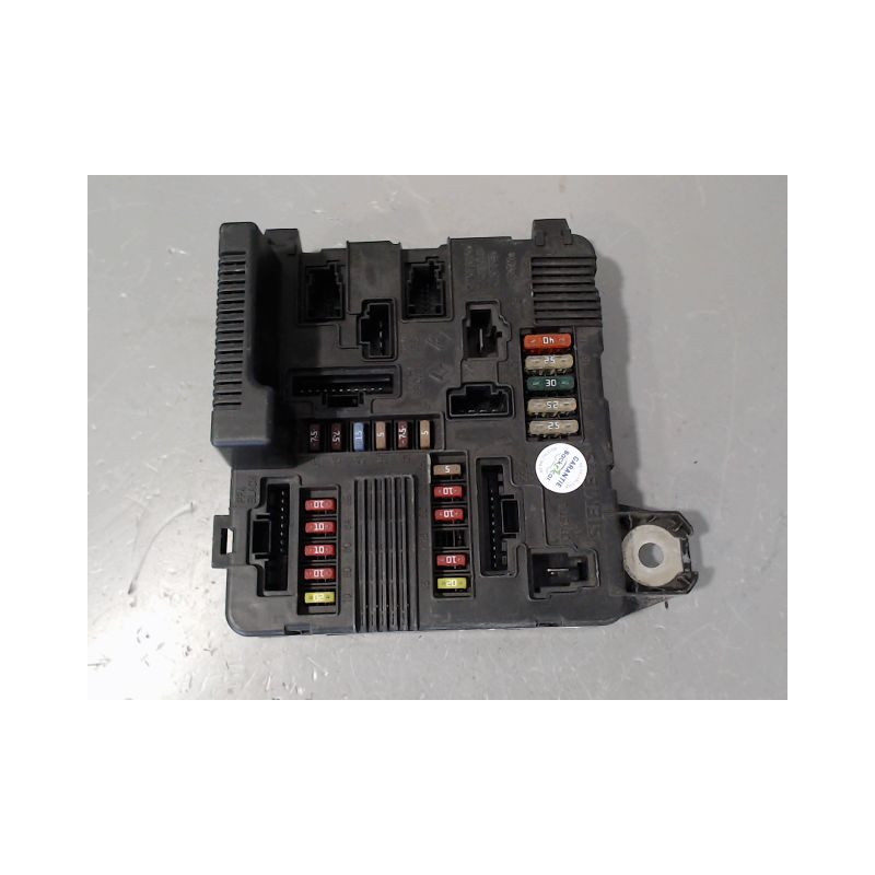 BOITE A FUSIBLES RENAULT SCENIC II PH1 02-06