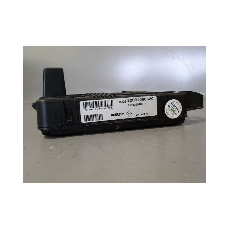 BOITE A FUSIBLES RENAULT SCENIC II PH1 02-06