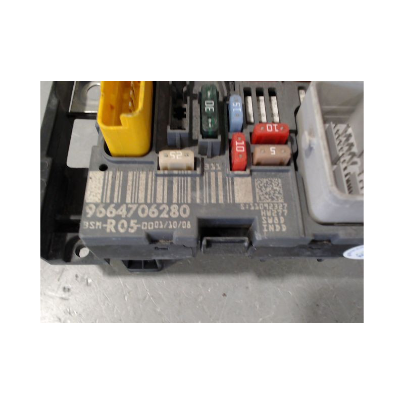 BOITE A FUSIBLES PEUGEOT PARTNER TEPEE 2008-