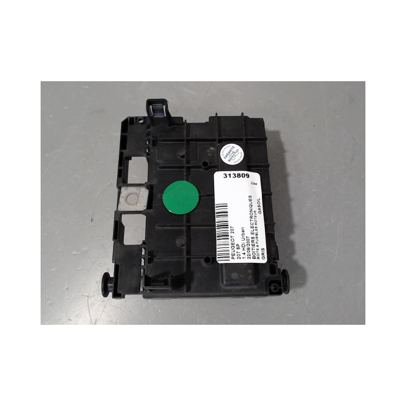 BOITE A FUSIBLES PEUGEOT 207 5P