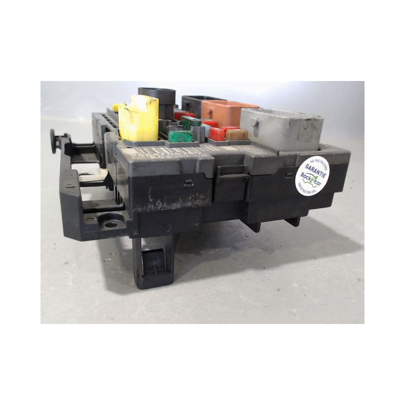BOITE A FUSIBLES PEUGEOT 308 2007-