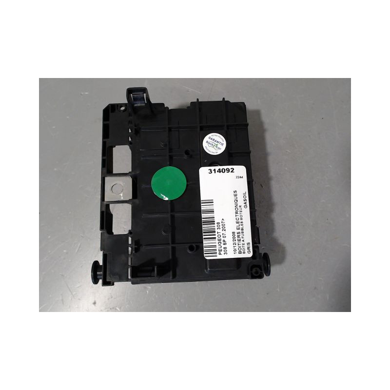 BOITE A FUSIBLES PEUGEOT 308 2007-