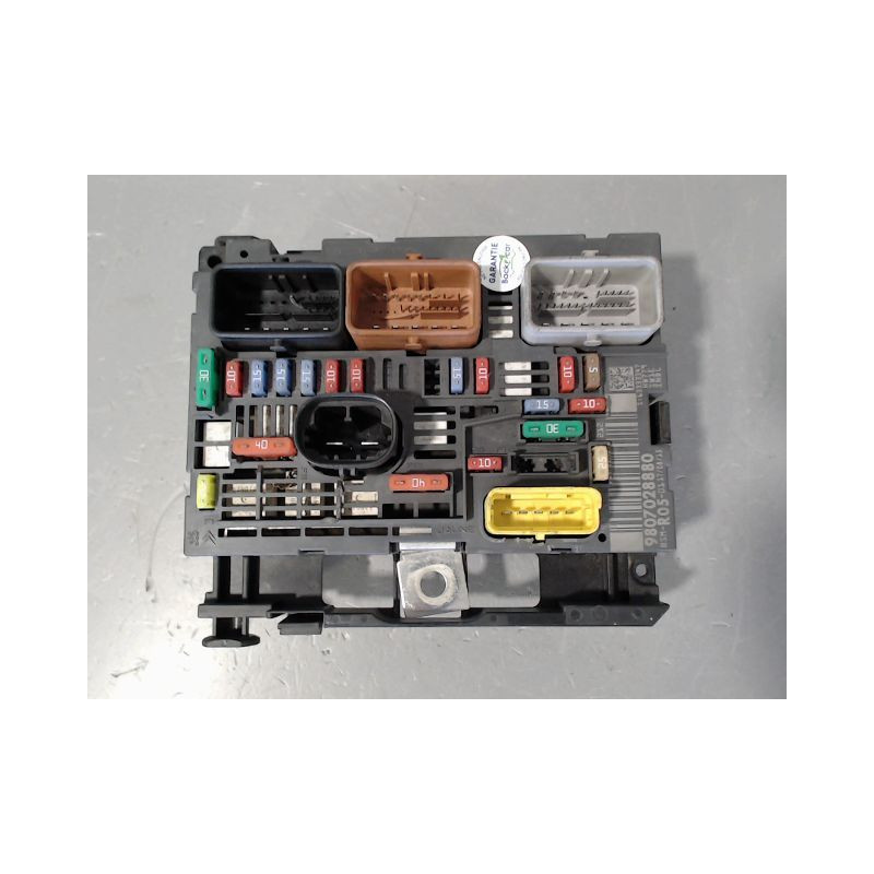 BOITE A FUSIBLES PEUGEOT PARTNER FGT 2002-