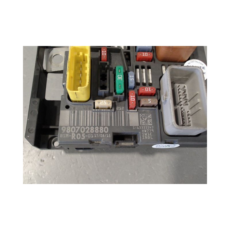 BOITE A FUSIBLES PEUGEOT PARTNER FGT 2002-