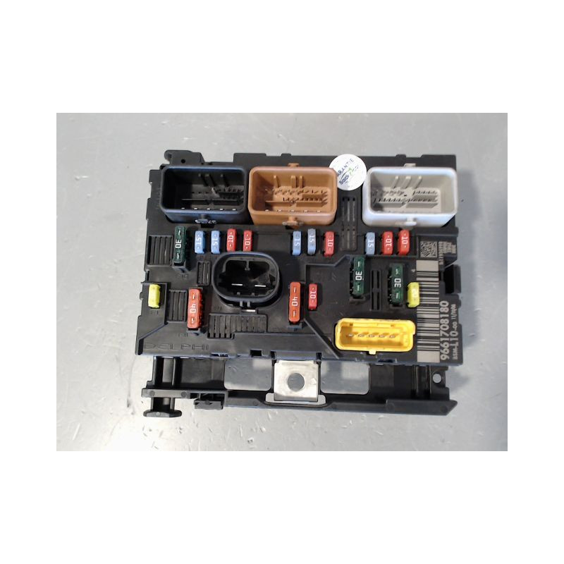 BOITE A FUSIBLES PEUGEOT 207 3P