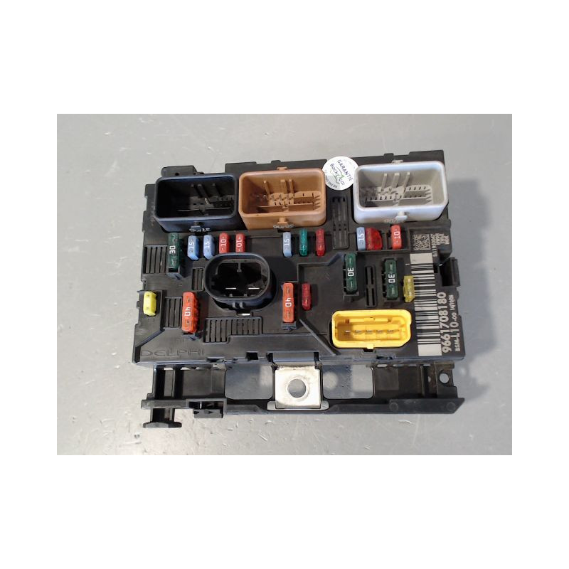 BOITE A FUSIBLES PEUGEOT 207 5P