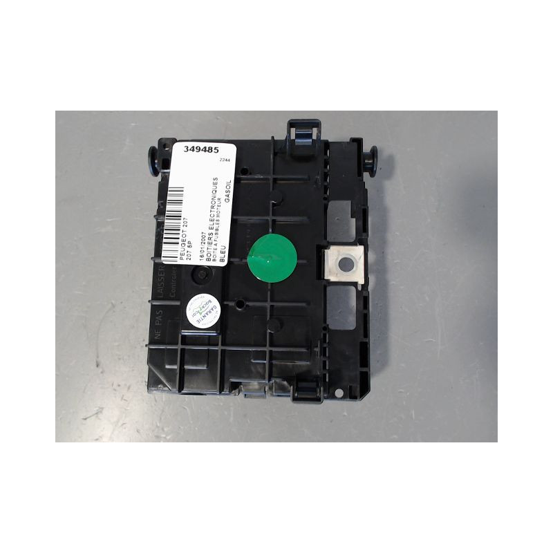 BOITE A FUSIBLES PEUGEOT 207 5P