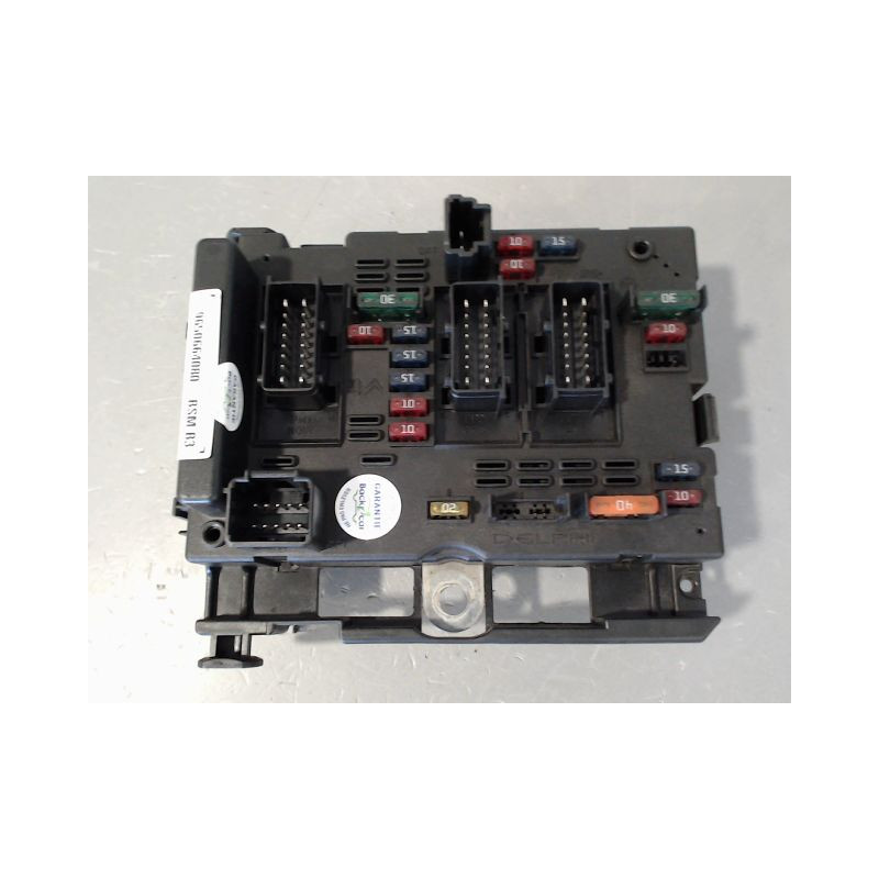 BOITE A FUSIBLES PEUGEOT 206 5P