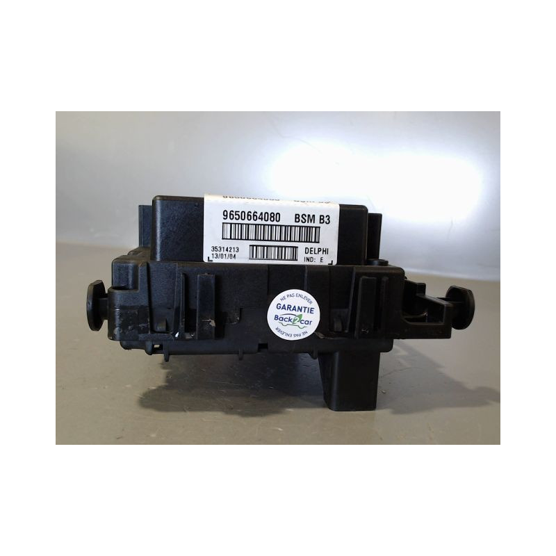 BOITE A FUSIBLES PEUGEOT 206 5P