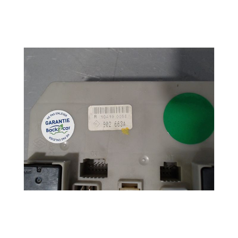 BOITE A FUSIBLES RENAULT CLIO III 2009-