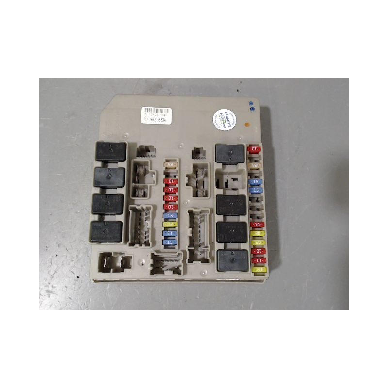BOITE A FUSIBLES RENAULT CLIO III ESTATE 2008-